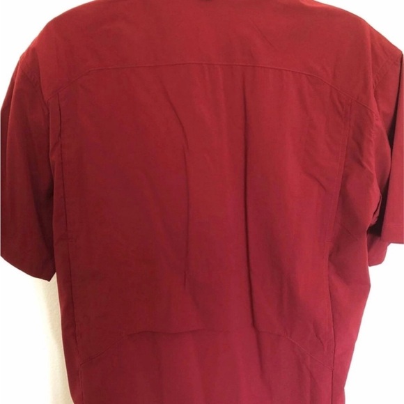 Under Armour Large L UPF 50+ maroon moisture wick vented button logo shirt NWT - Picture 5 of 10